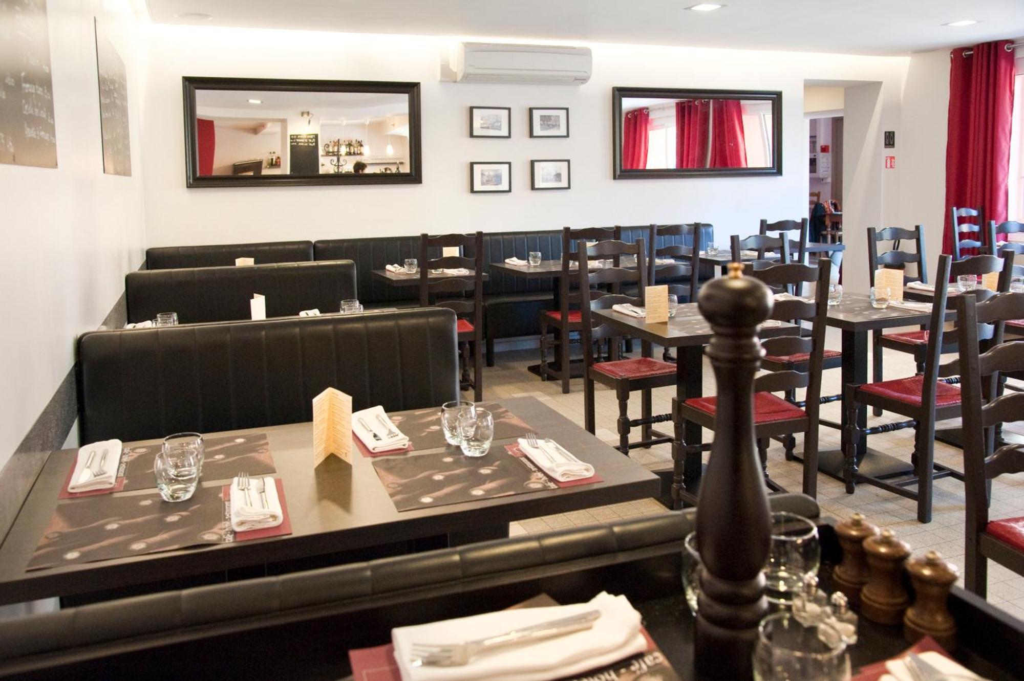 Comptoir Et Dependances Hotel Frontonas Buitenkant foto