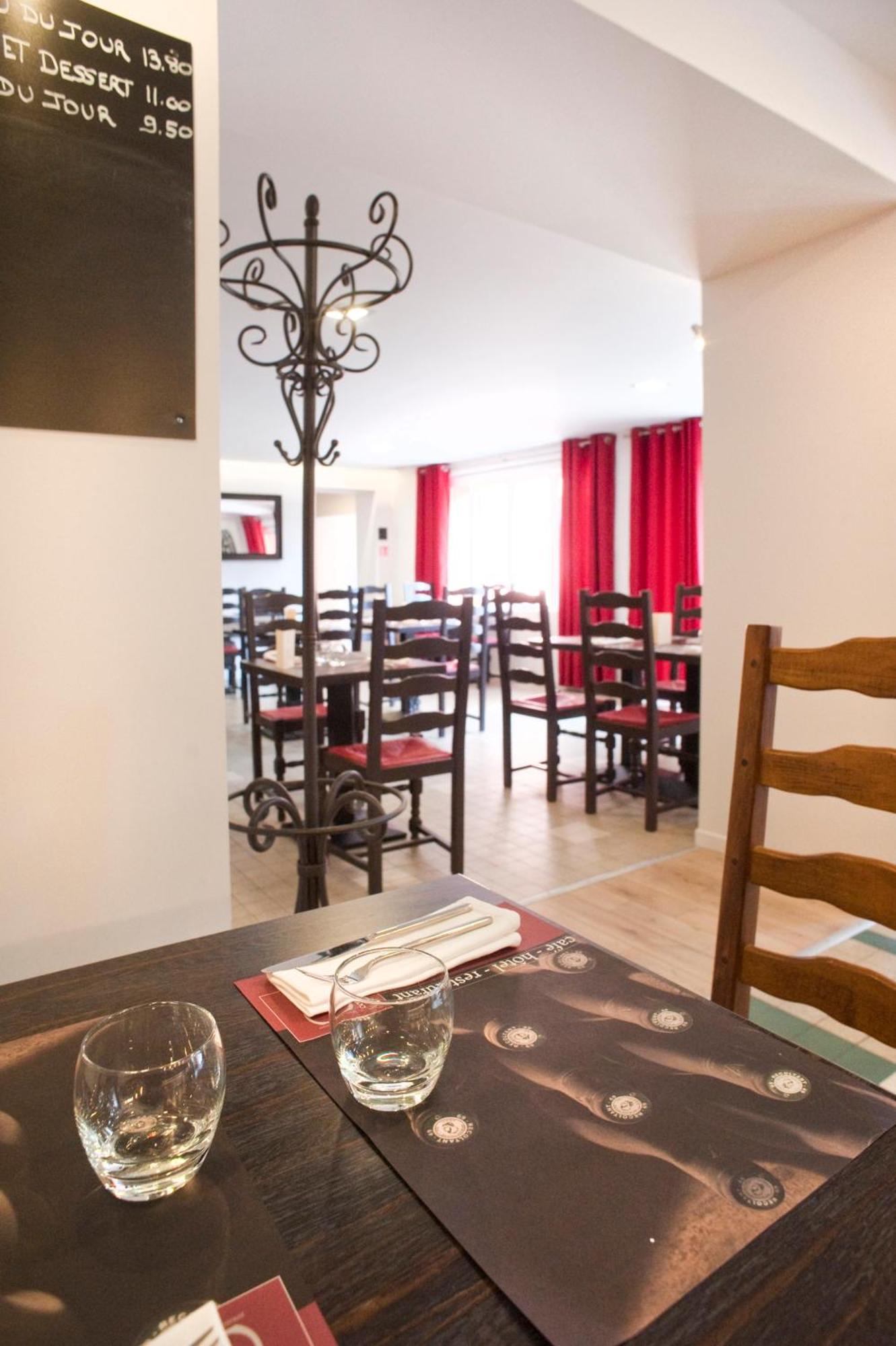 Comptoir Et Dependances Hotel Frontonas Buitenkant foto