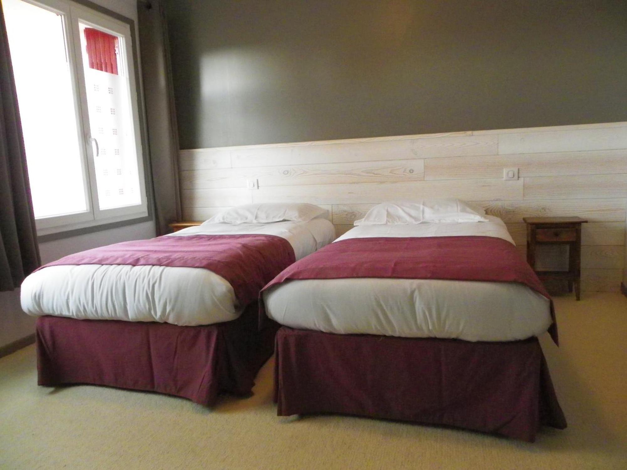 Comptoir Et Dependances Hotel Frontonas Buitenkant foto