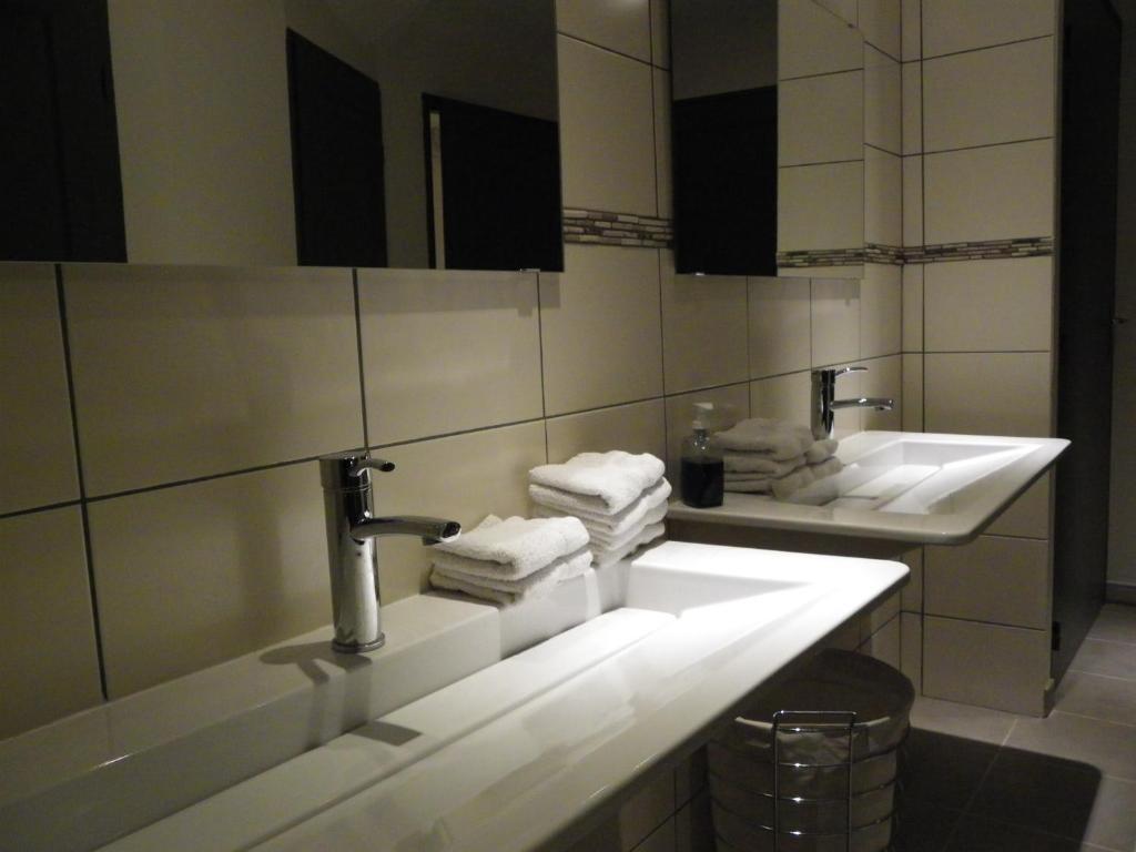 Comptoir Et Dependances Hotel Frontonas Kamer foto