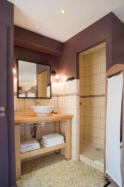 Comptoir Et Dependances Hotel Frontonas Kamer foto